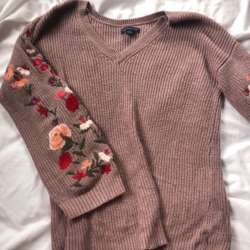 American eagle knitted v-neck sweater w/ flowers